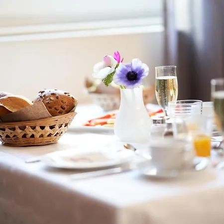 מלון Marco Polo 3*